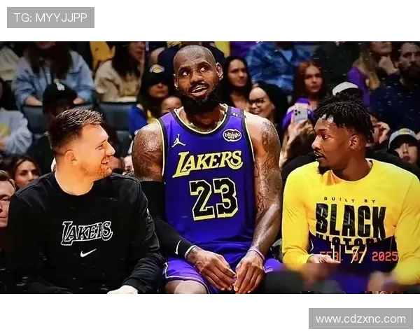 詹姆斯复出带领湖人险胜勇士 赛后直言状态逐渐回暖 詹姆斯复出带领湖人险胜勇士 赛后直言状态逐渐回暖