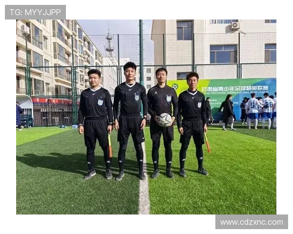 新赛季足球联赛激战正酣强队崛起新星闪耀引热议球迷期待满满