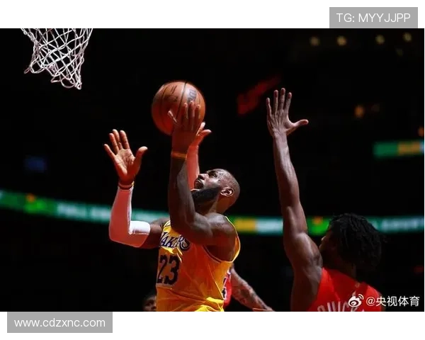 詹姆斯终结1297场十分快记录 76人违规遭罚水引燃NBA风暴